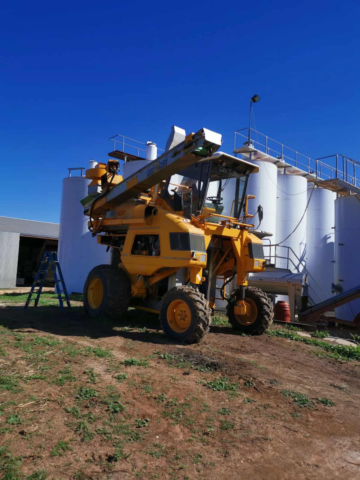 Gregoire G170 Grape Harvester ( same size as G8 ) / with 3 Row Croplands Sprayer