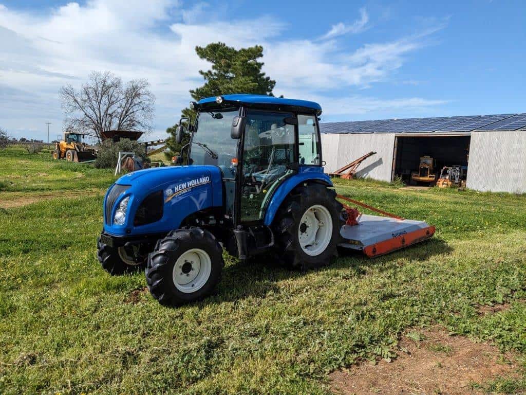 New Holland Boomer 50 Vineyard Tractor
