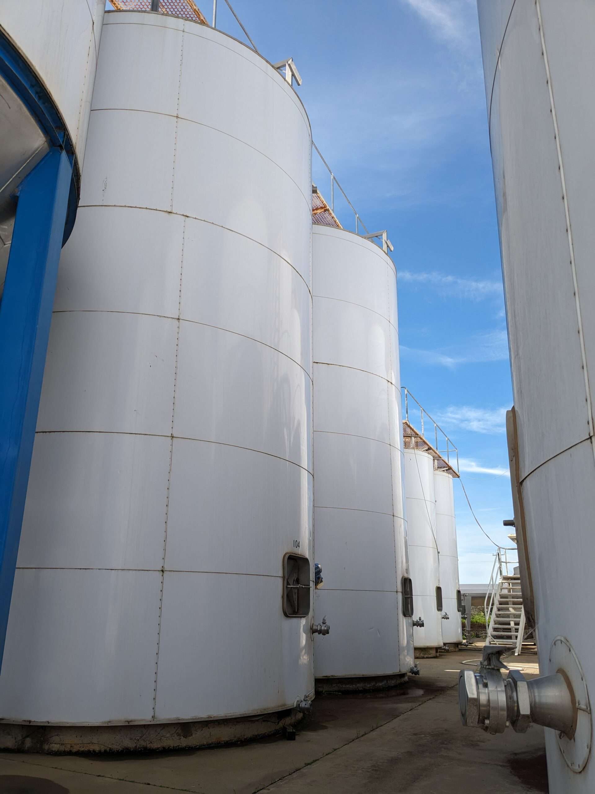 100kl Wine Tanks Insulated Brine Jacketed – Near New