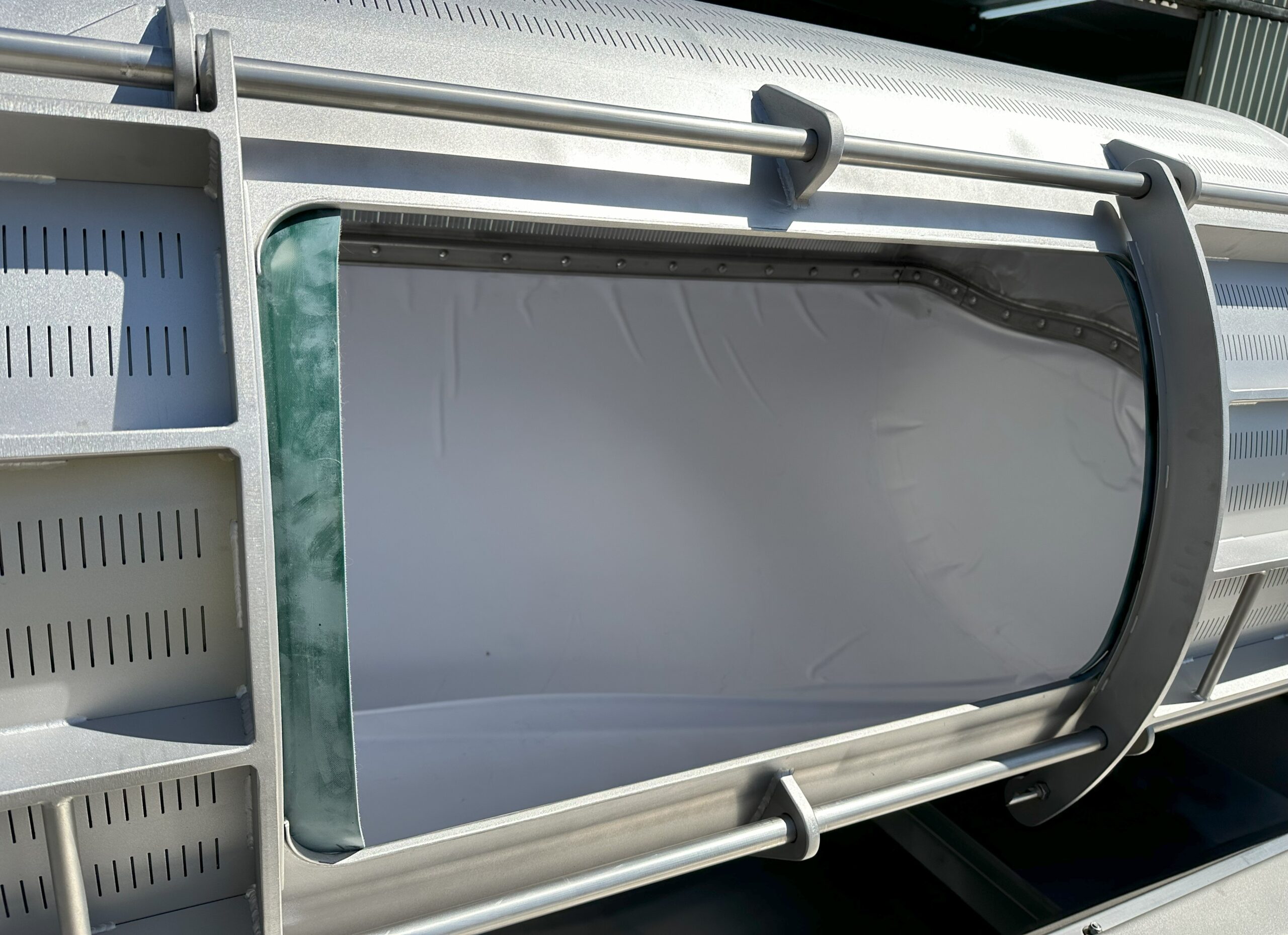 Slotted Wine Membrane Press