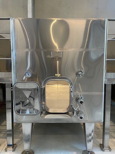 New 4t insulated rectangular open fermenter